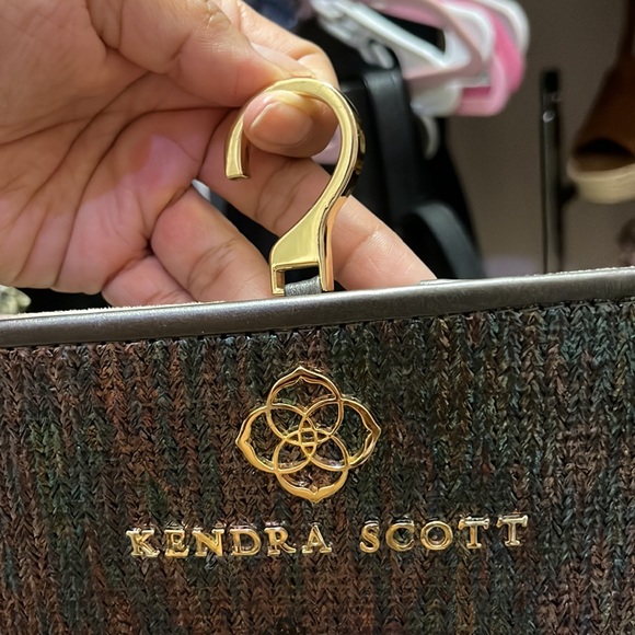 Kendra Scott Iridescent large size travel jewelry organizer - Picture 6 of 7